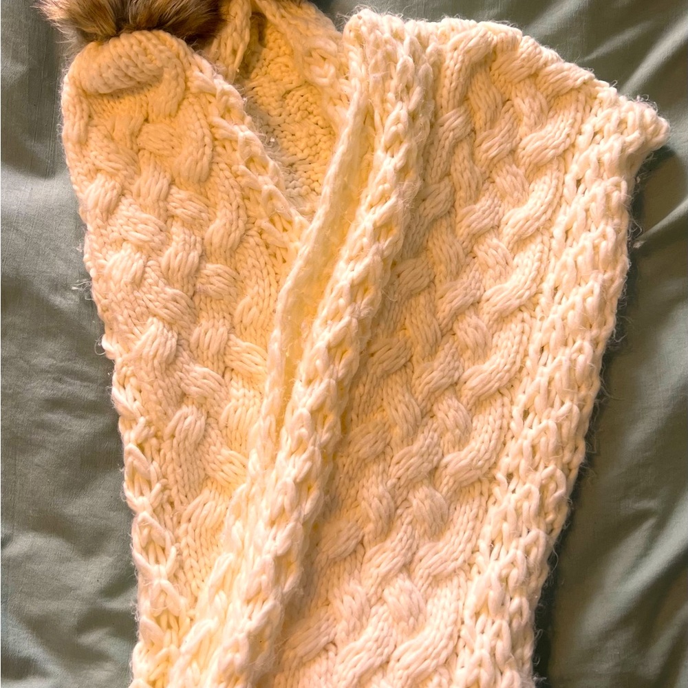 Scarf - Picture 2 of 3